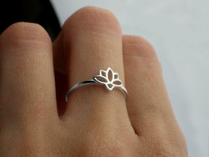 Flower Instead of Solitaire Engagement Ring 14k White Gold Finish