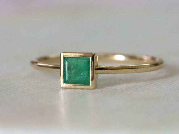 1.23ct Princess Cut Green Emerald Solitaire Engagement Ring 14k Yellow Gold Over