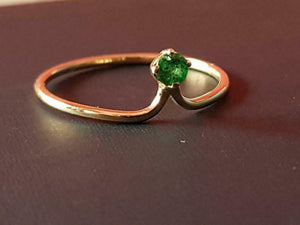 0.3ct Engagement Ring Round Cut Green Peridot Chevron 14k Yellow Gold Finish