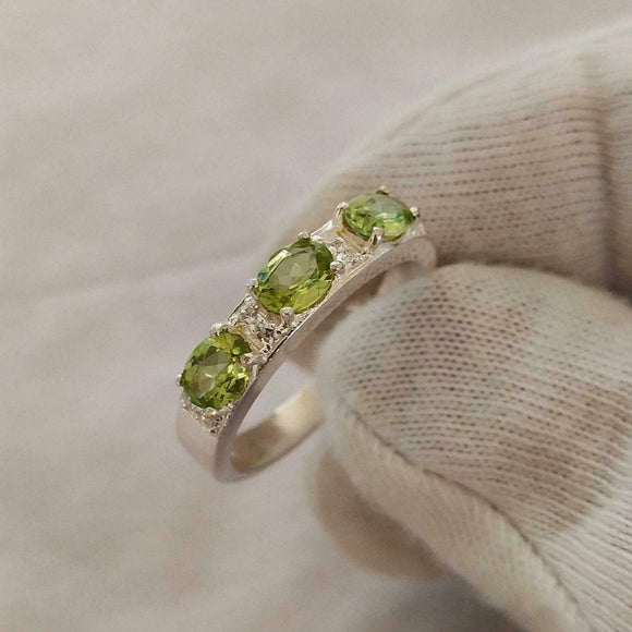 2.5ct Wedding Band Oval Cut Green Peridot Stylish Three Stone 14k WhiteGold Over