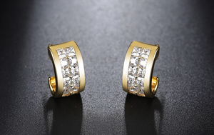 2ct Princess Cut VVS1 Diamond Unique Design Stud Earrings 14k Yellow Gold Finish