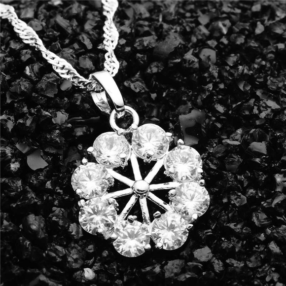 3Ct Round Cut VVS1/D Diamond Floral Wheel Pendant 14K White Gold Finish NO CHAIN