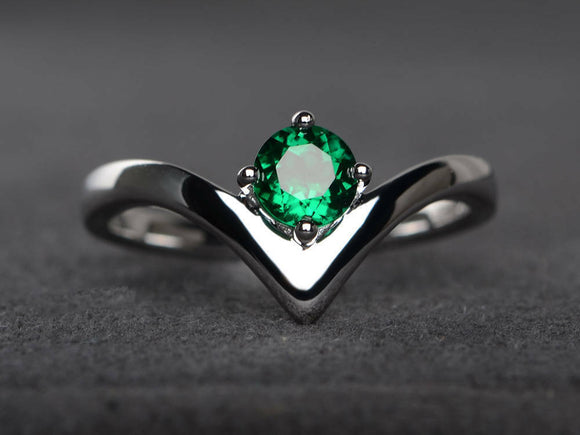 0.7ct Round Cut Green Emerald Engagement Ring 14k White Gold Over Unique Stylish