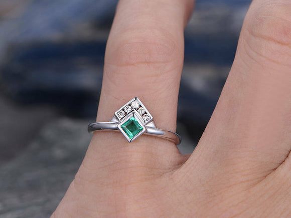 0.75Ct Princess Cut Green Emerald Unique Crown Promise Ring 14K White Gold Over