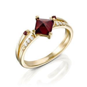 1.5ct Princess Cut Garnet Solitaire with Accent Split Band 14k Yellow Gold Over